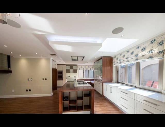 4 BEDROOM HOUSE FOR SALE IN BLUE VALLEY GOLF ESTATE